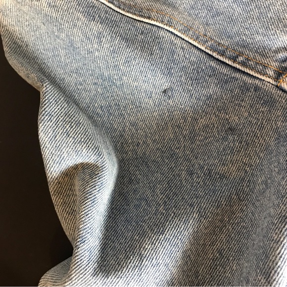 Calvin Klein Men's Light wash Trucker Denim Jacket Never worn like New! - Picture 9 of 10